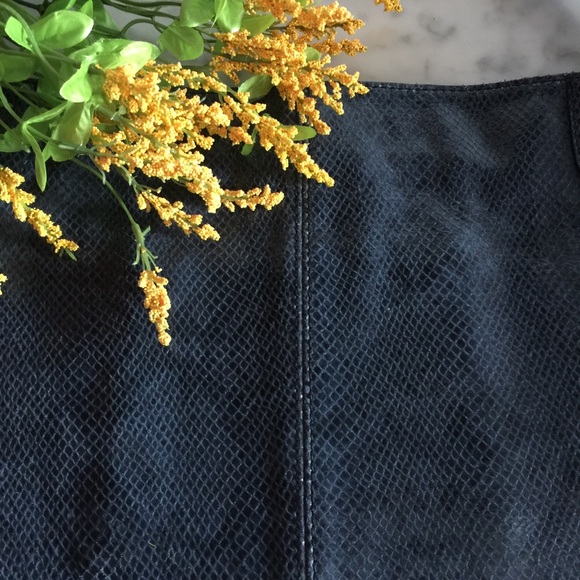 Banana Republic Snakeskin Embossed Leather Bag - Picture 3 of 8